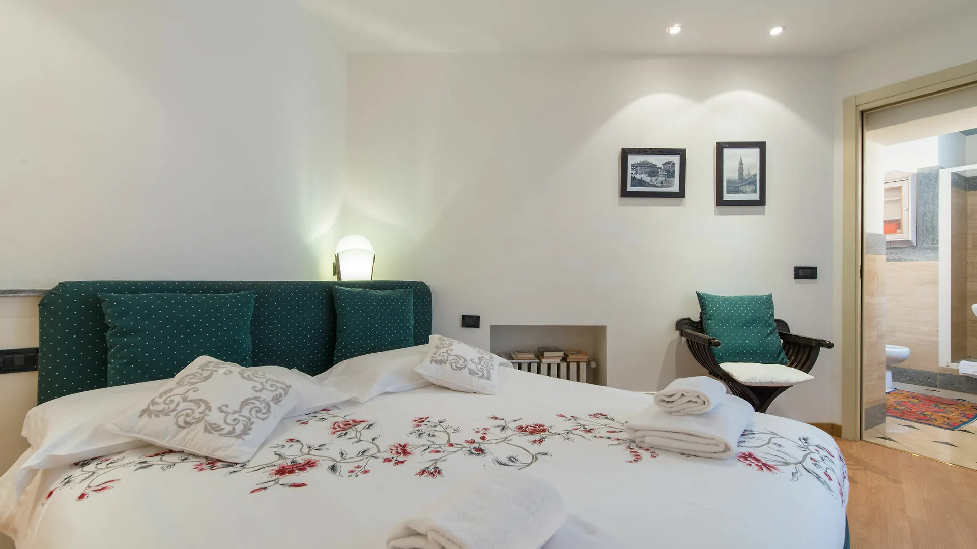 At Home Heart Of Milan - Duomo Apartment イタリア